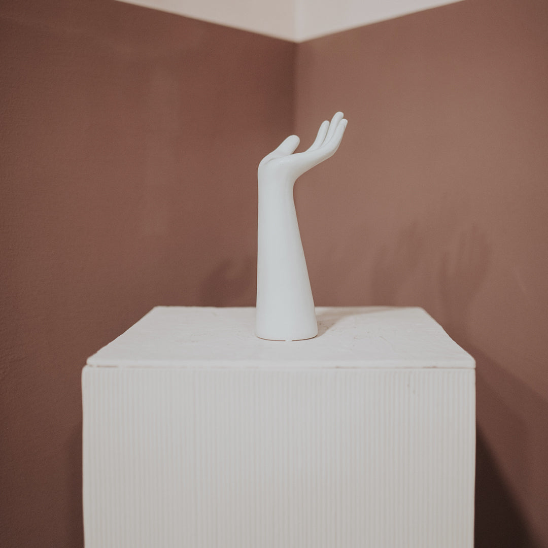 Mano porta fiori